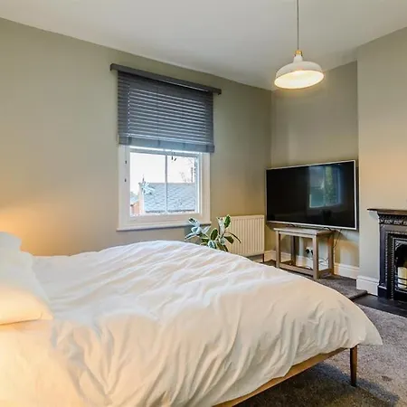 Dilkoosha House Leeds Ls25 Sherburn in Elmet